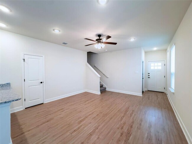 Building Photo - 13837 Enzo Gate