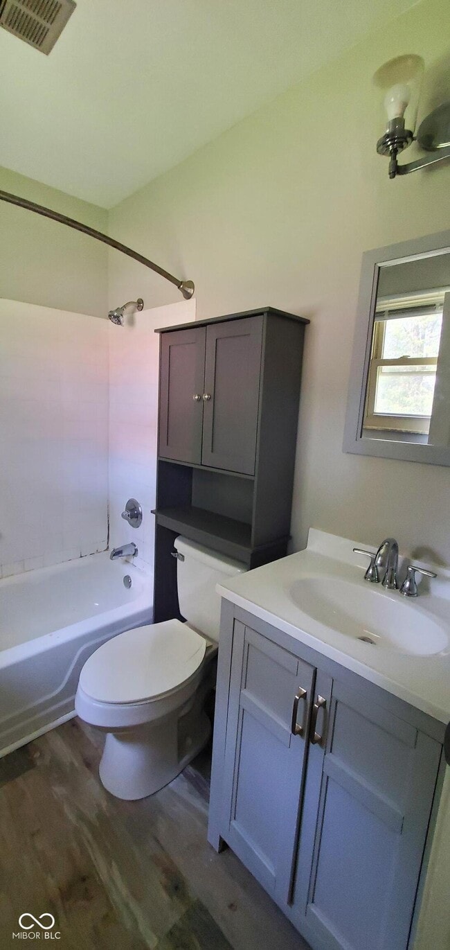 Building Photo - 372 Redbud Pl