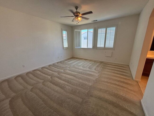 Building Photo - Beautiful 4 Bedroom Home Near Island Water...