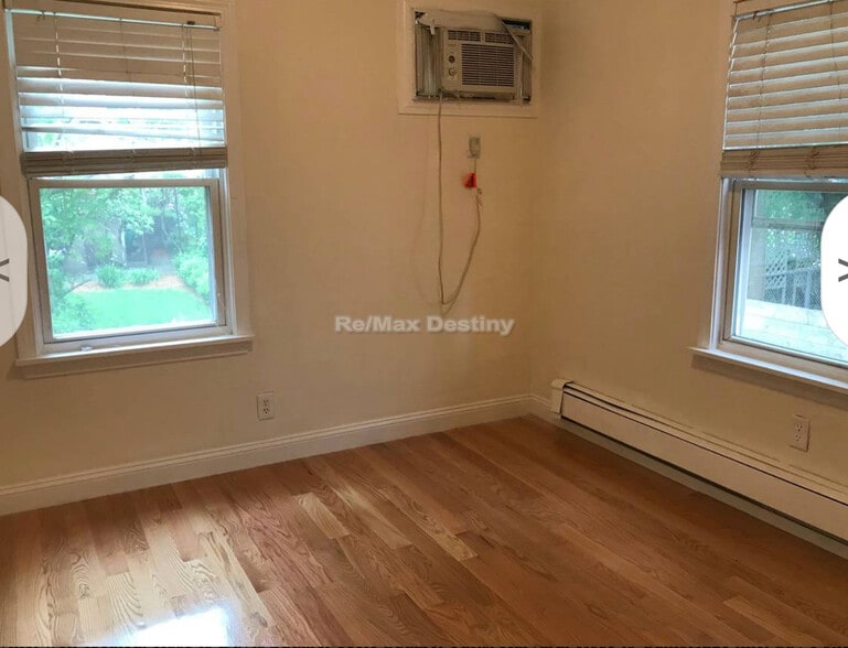 Building Photo - 48 Cameron Ave