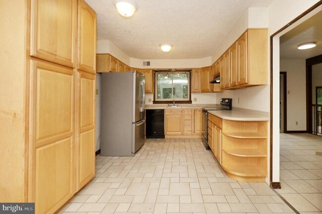 Building Photo - 11800 Wolf Run Ln