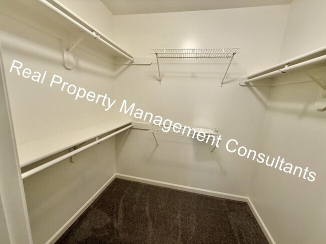 Building Photo - 3 Bed 2 Bath Modern Home in Prime Location!
