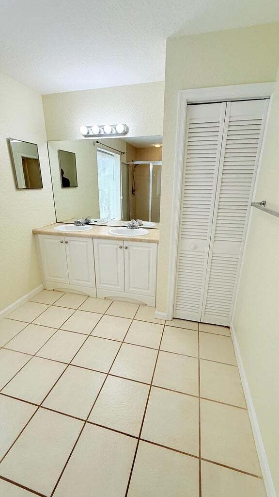 Building Photo - 13769 Yarmouth Dr