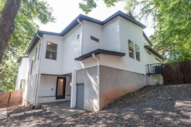 Building Photo - 1514 Betty Jo Dr