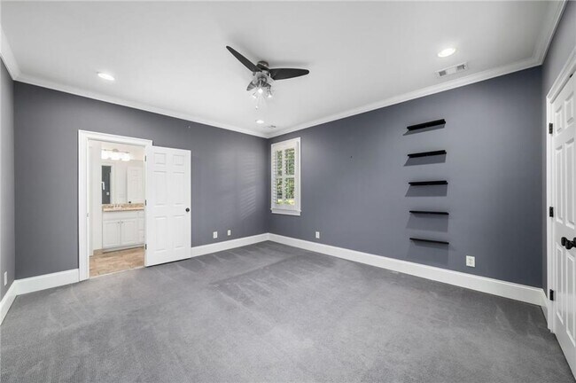 Building Photo - 4715 Westfield Dr NE