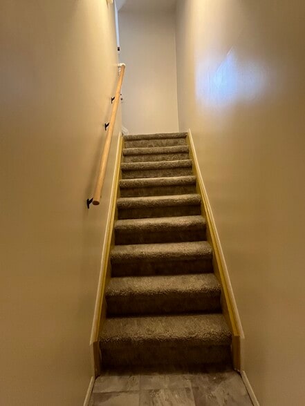 Building Photo - 3010 Bolgos Cir