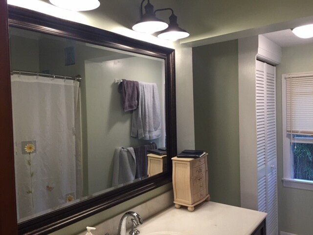 Large updated bathroom - 117 Monte Vista Ave