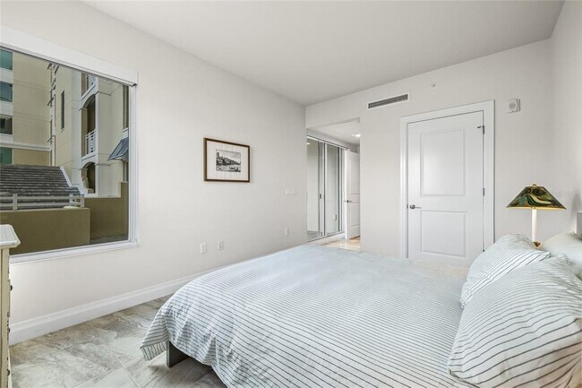 Building Photo - 795 Collany Rd