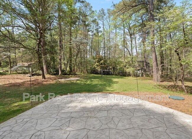 Building Photo - 8907 Rollingwood Rd