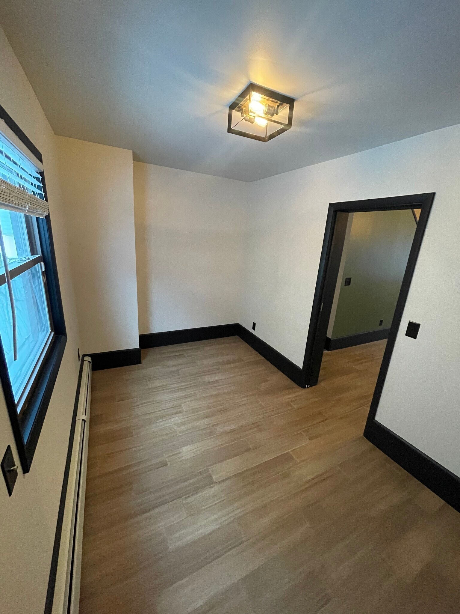 Building Photo - 824 Russell Ave N