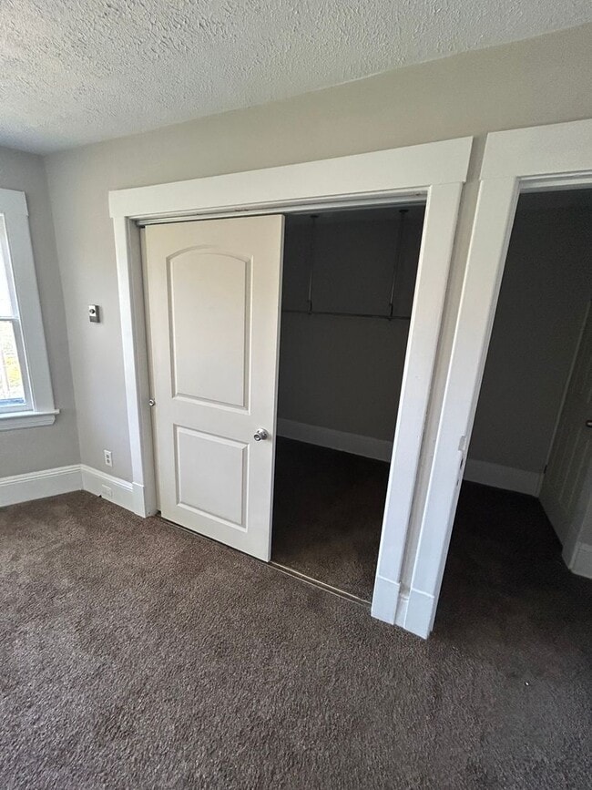 Building Photo - Section 8 Accepted! 3br/1.5ba with 2 Car G...
