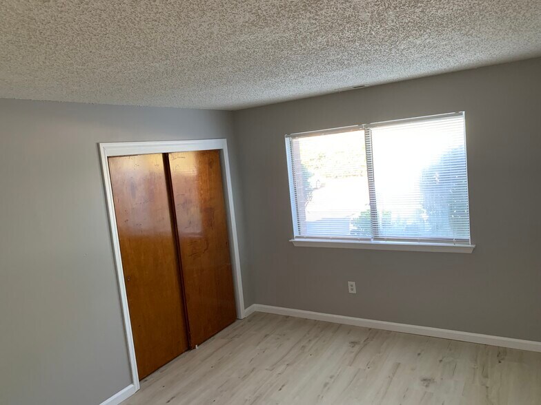 Building Photo - 403 Edison Glen Ter