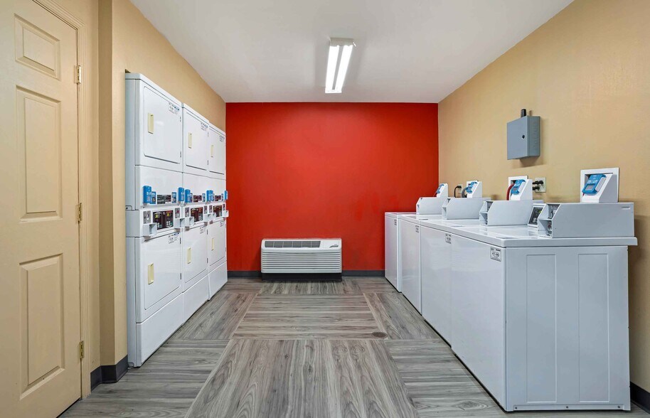 Building Photo - Furnished Studio-Fishkill - Westage Center