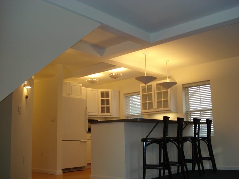 Building Photo - 18 Berrian Pl