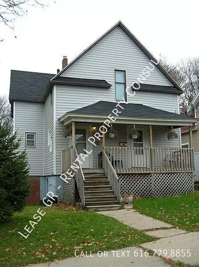 Primary Photo - Recently Updated - Upper One Bedroom with ...