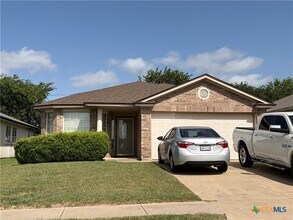 Building Photo - 2411 Haven Dr