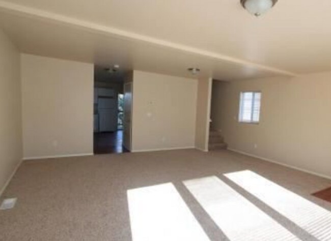 Building Photo - 4 Bedroom Townhome in Hawks Ridge by MSU
