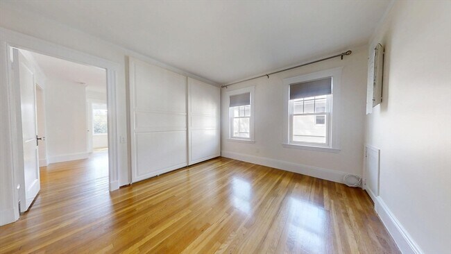 Building Photo - 113 Cushing Ave