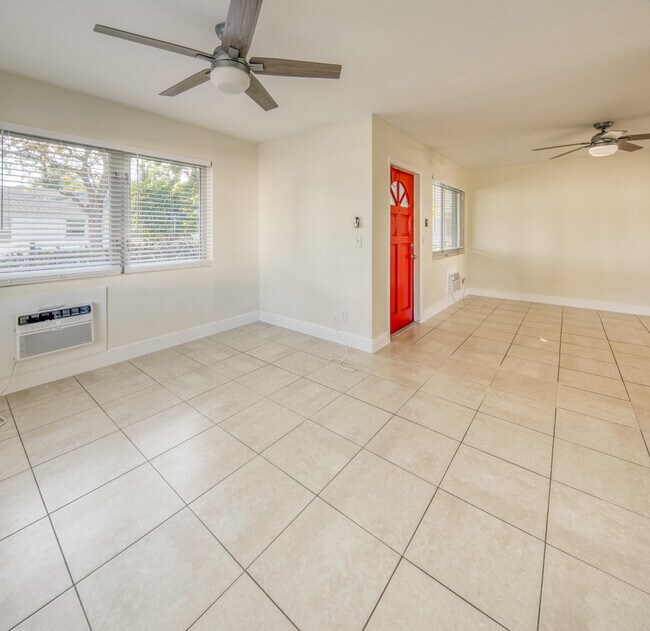 Building Photo - 101 S Palmway