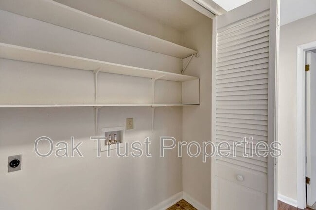 Building Photo - 155 Manchester Rd