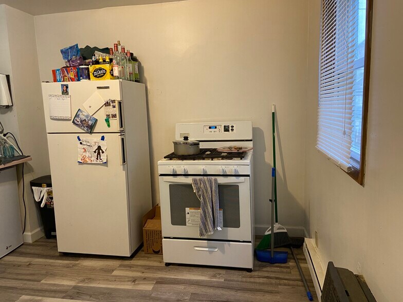 Kitchen - 2284 Jackson St
