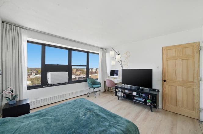 Building Photo - 6030 N Sheridan Rd