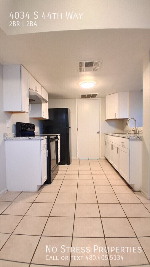 Building Photo - 4034 S 44th Way