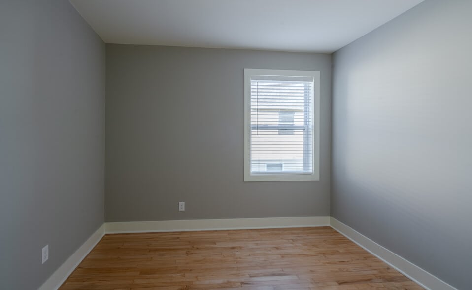 Building Photo - 625 3rd st #2