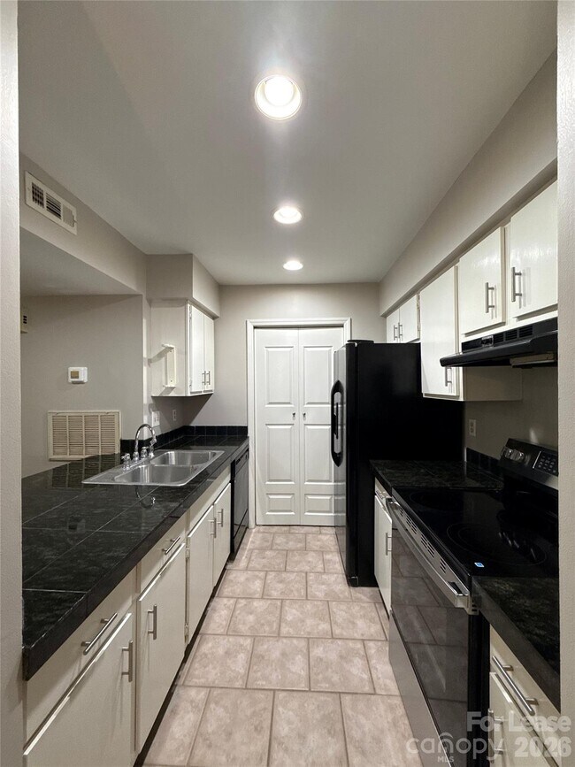 Building Photo - 11002 Harrowfield Rd