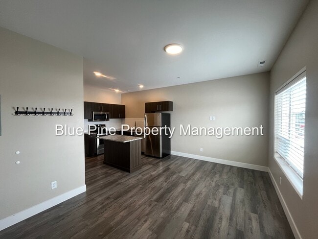 Building Photo - 591 Turin Way