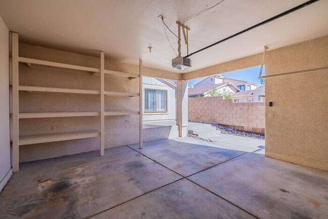 Building Photo - 2434 N Palo Hacha Dr