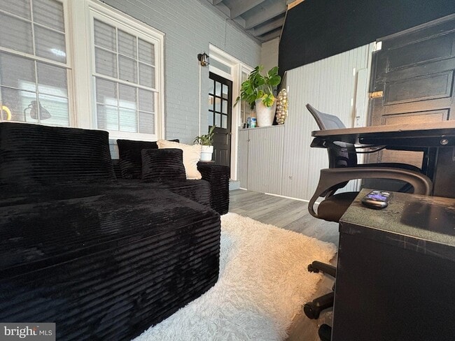 Building Photo - 165 35th St NE