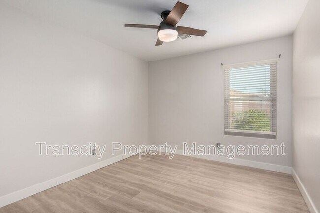 Building Photo - 9255 E Shasta Dr