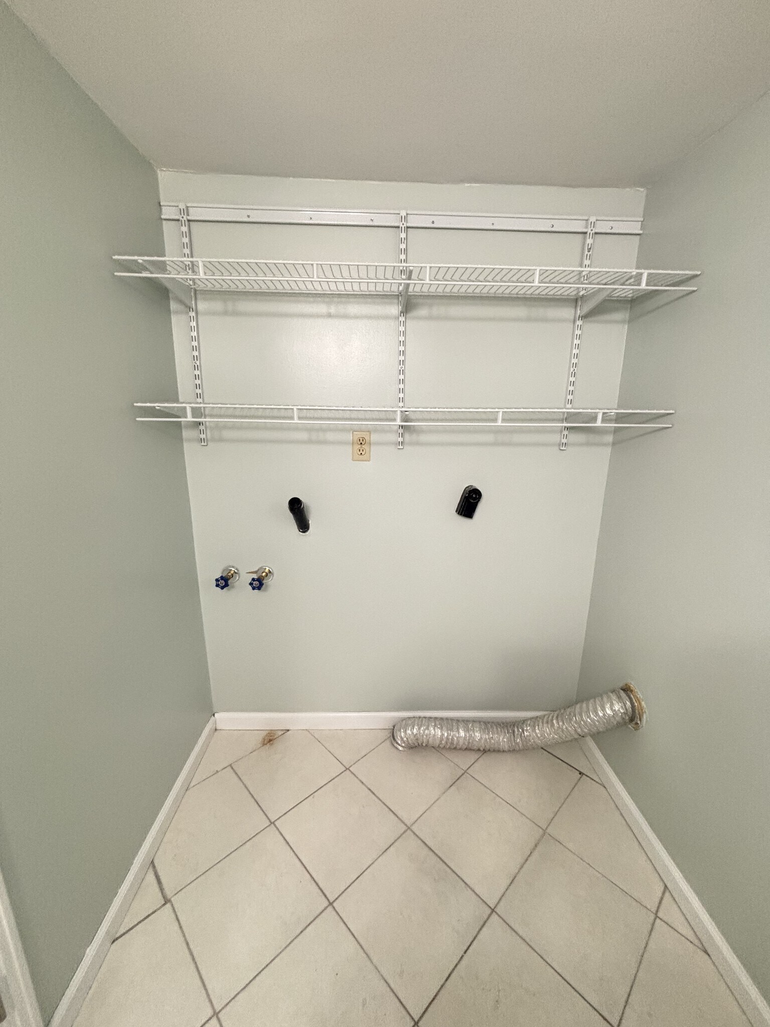 Building Photo - 3929 Creekway Ct