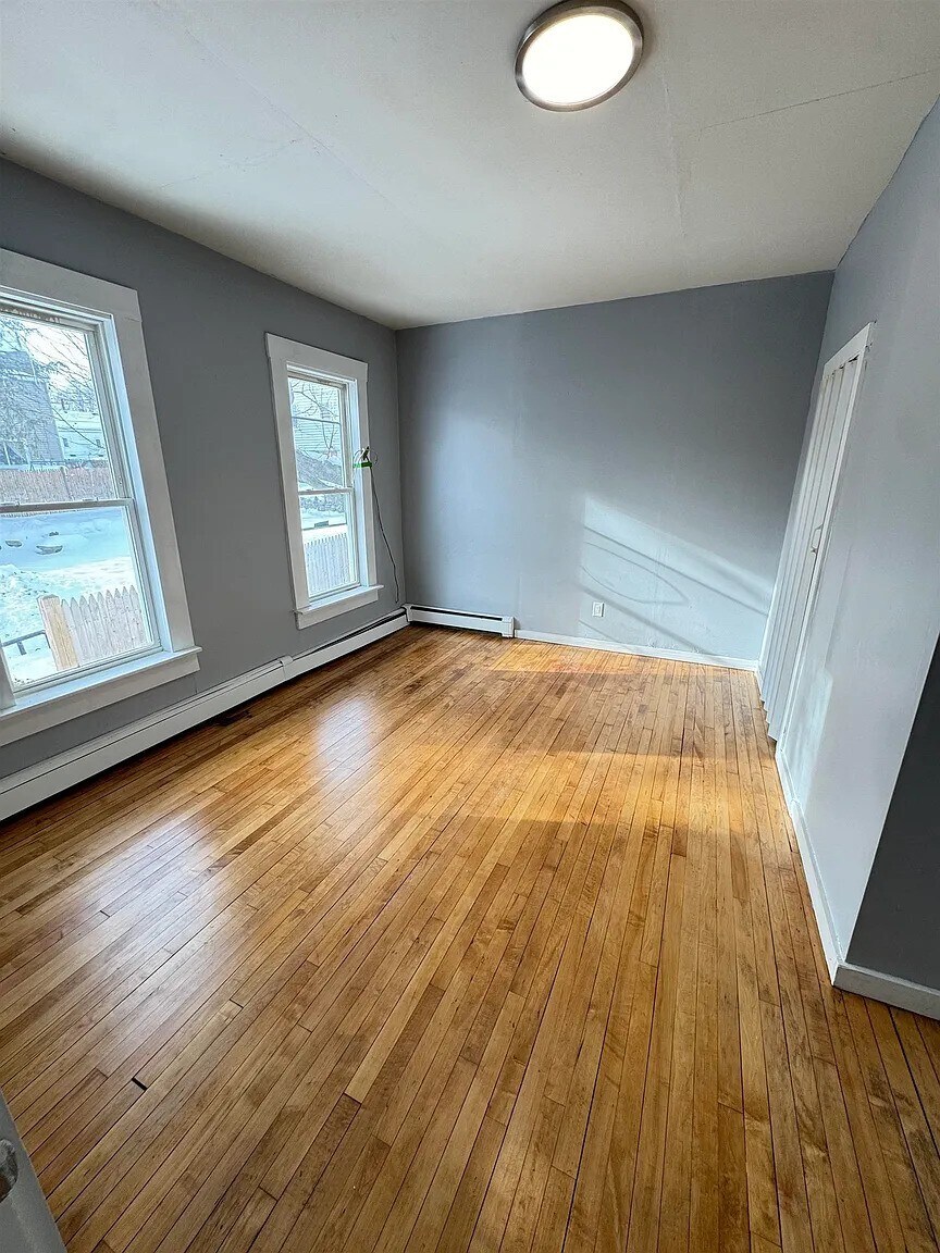 1 Bedroom - 13 Water St