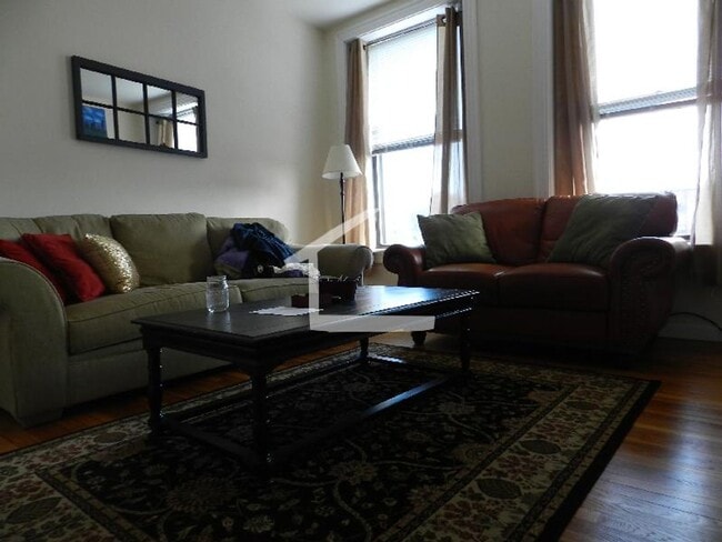 Building Photo - Renovated 3 bed. 1.5 bathroom on Cleveland Circle. Parking for Rent. Laundry is in the Building.