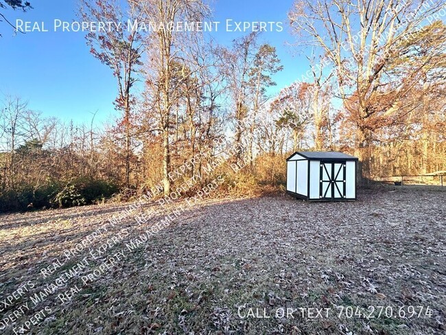 Building Photo - Charming 2BR/2BA Home in Statesville!