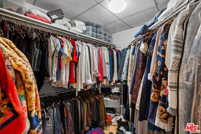 Building Photo - 13700 Marina Pointe Dr