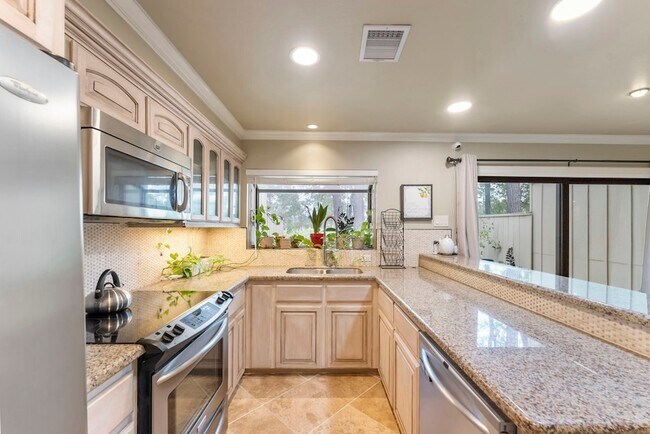 Building Photo - 2209 W Settler's Way