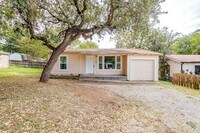 Building Photo - Remodeled 2 Bed 1 Bath Home Ready for New ...