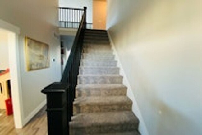 Building Photo - 31 S Serrata Ln