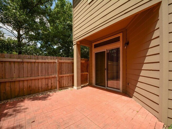 Building Photo - 4400 Switch Willo