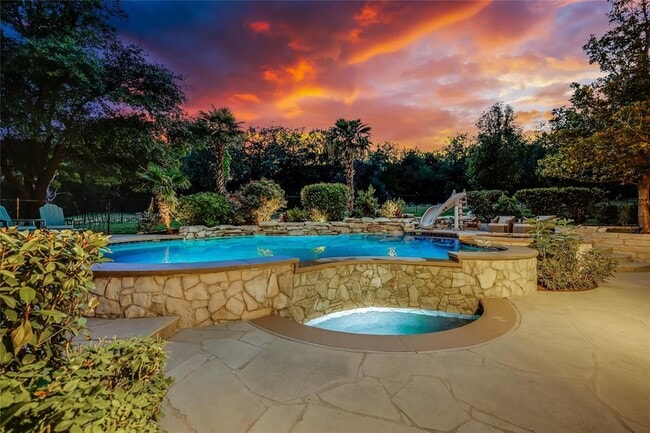 Building Photo - 2116 Demona Dr