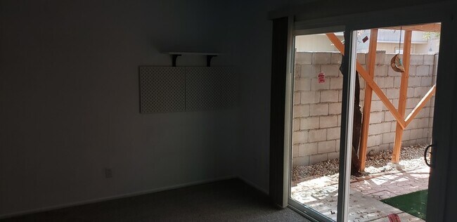 Building Photo - Trails at Scottsdale! Updated patio home with multiple patios