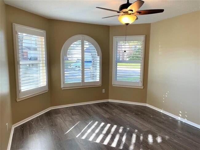 Building Photo - 15122 Red Cedar Cove Ln
