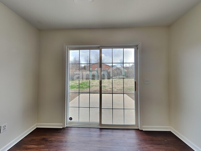 Building Photo - 200 Kingscreek Dr