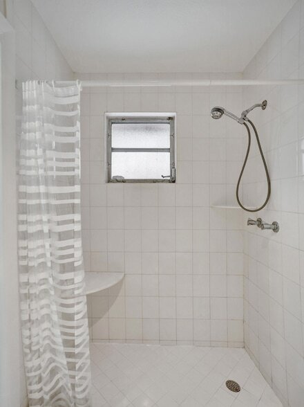 Building Photo - 3747 E Valley Green Dr