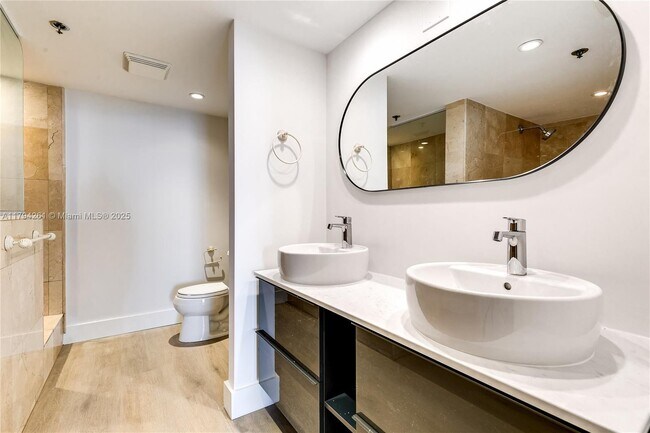Building Photo - 251 Crandon Blvd