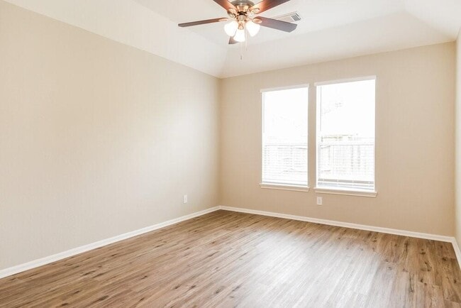 Building Photo - Shoal Creek Drive, Pearland, TX 77584 - 2 BR 2.5 BA single-family home