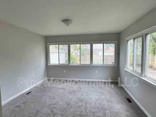 Building Photo - 13574 Mansfield St